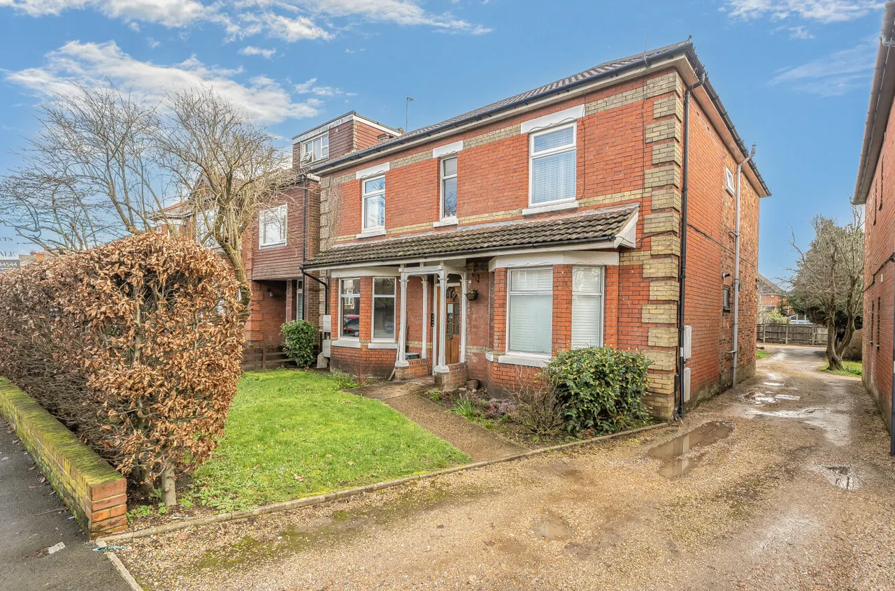 2 bed flat for sale, Winchester Road, Shirley, SO16