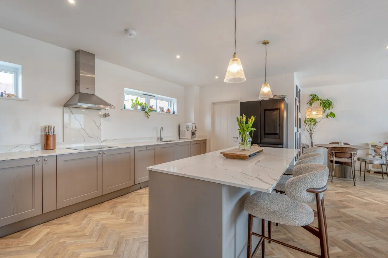 Bower Farm, Bower Road, Mersham, Kent, TN25 6NW, photo 11