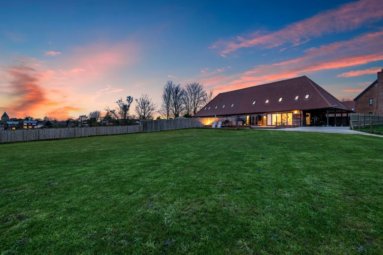 Bower Farm, Bower Road, Mersham, Kent, TN25 6NW, photo 5