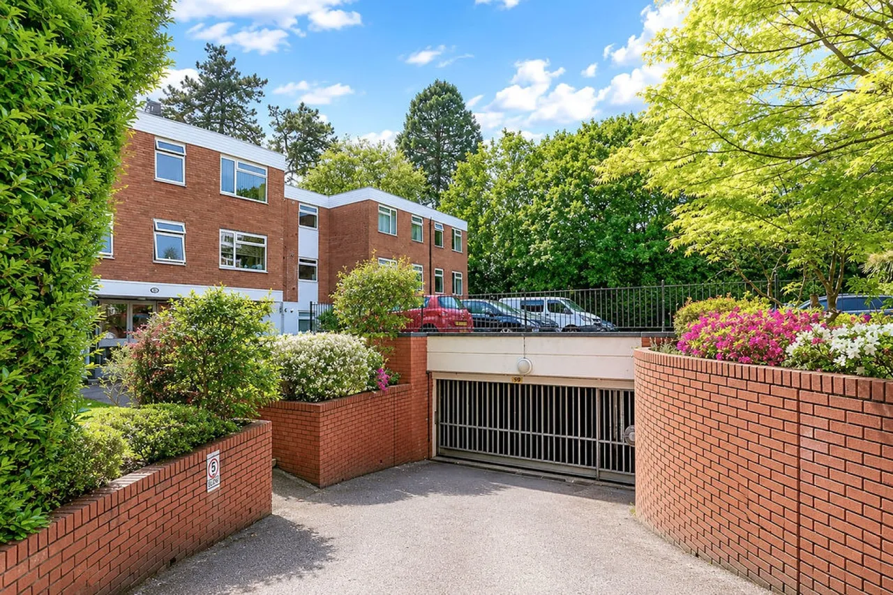 Branksome Wood Road, Bournemouth, photo 3