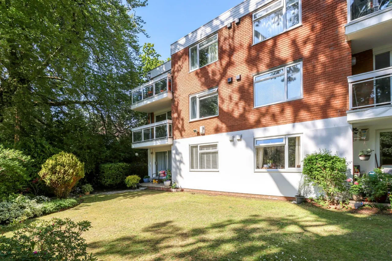 2 bed flat for sale — Branksome Wood Road, Bournemouth