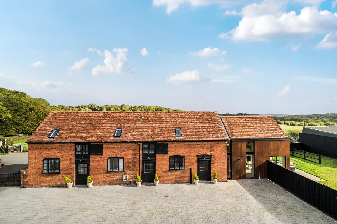 5 bed house for sale, Bullsland Lane, Chorleywood, WD3