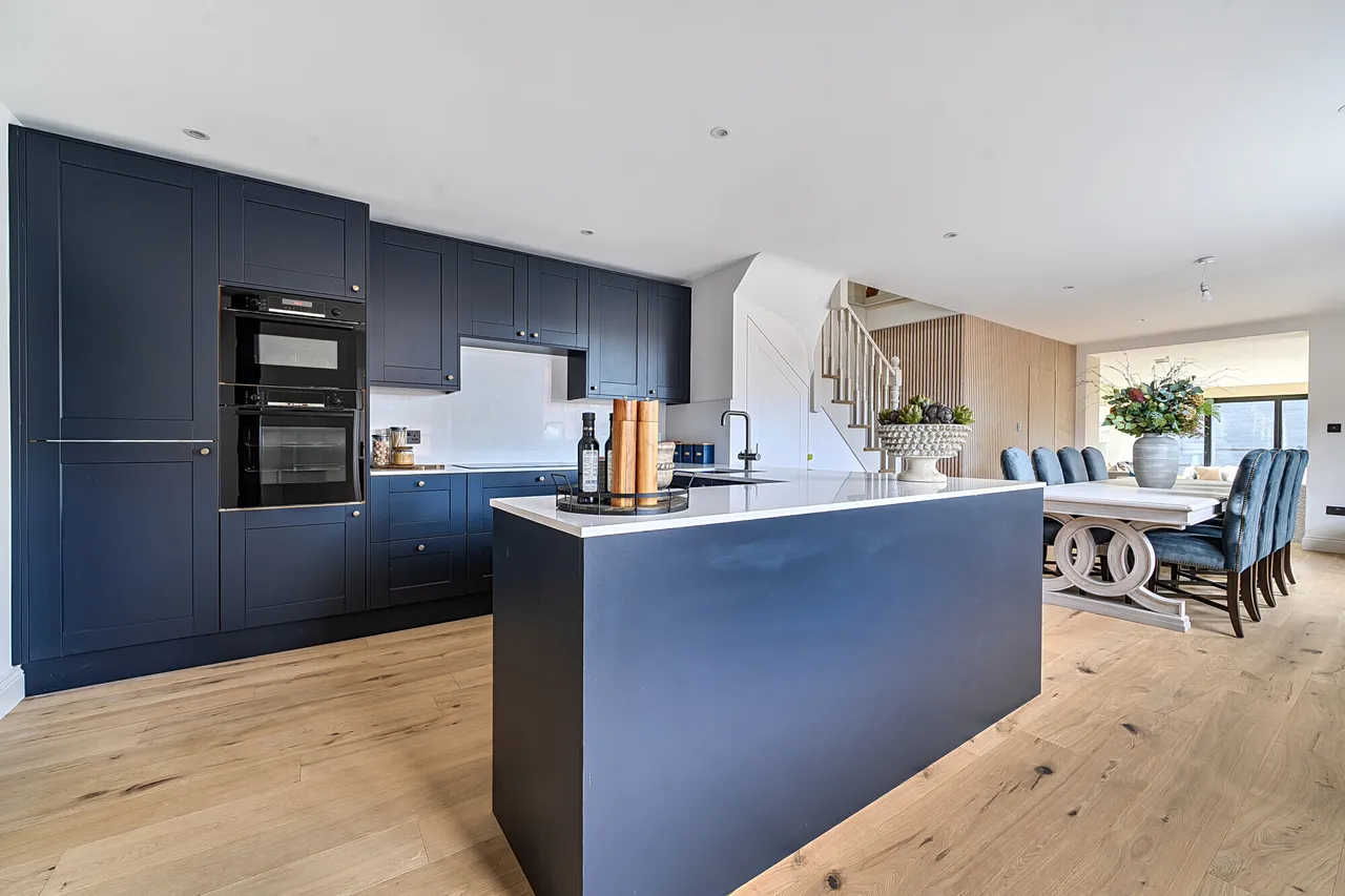 Bullsland Lane, Chorleywood, WD3, photo 2