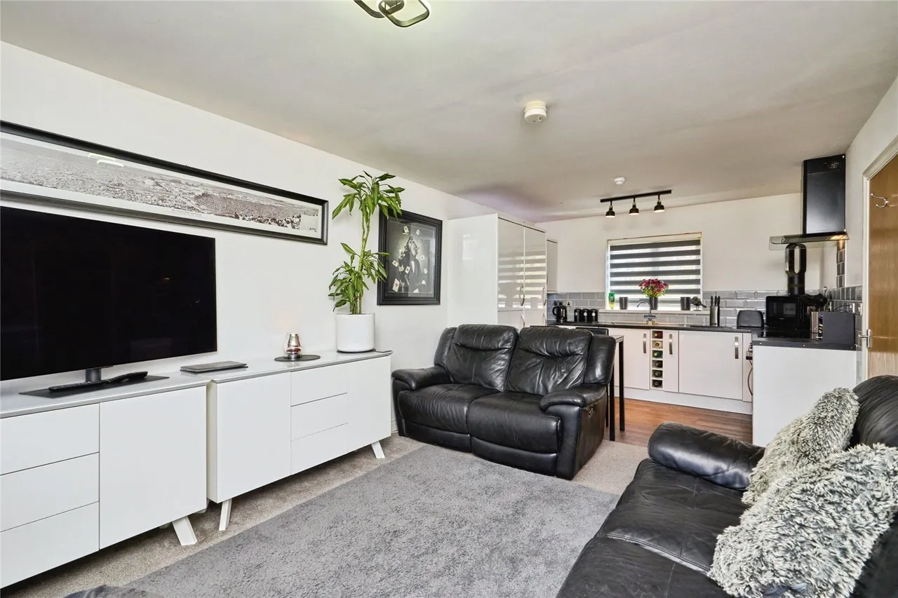 Robin Hood Street, Newport, PO30, photo 10