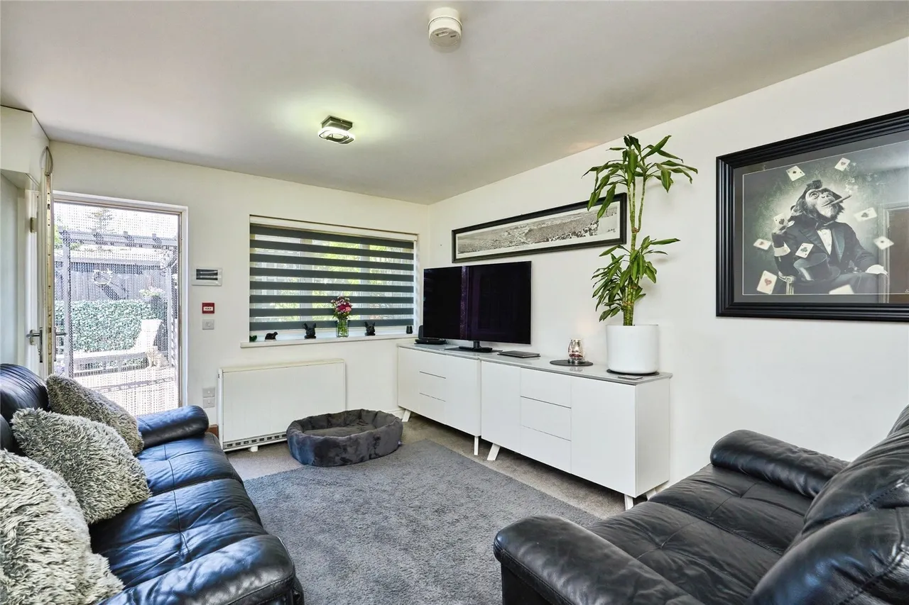 Robin Hood Street, Newport, PO30, photo 11