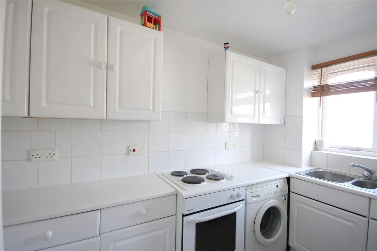Pempath Place, Wembley, photo 4
