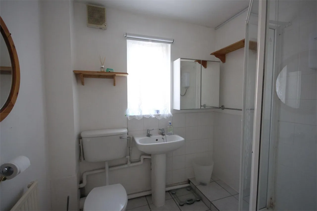 Pempath Place, Wembley, photo 6