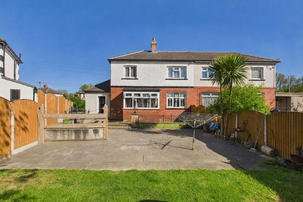 3 bed house for sale — Broadway, Leeds, West Yorkshire, LS15