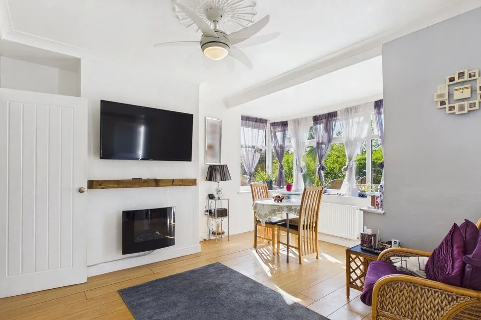 Broadway, Leeds, West Yorkshire, LS15, photo 2