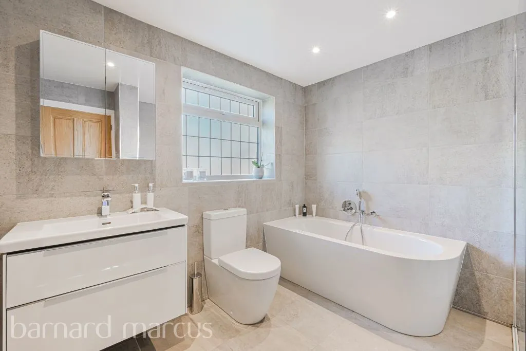 Sondes Place Drive, Dorking, RH4, photo 10