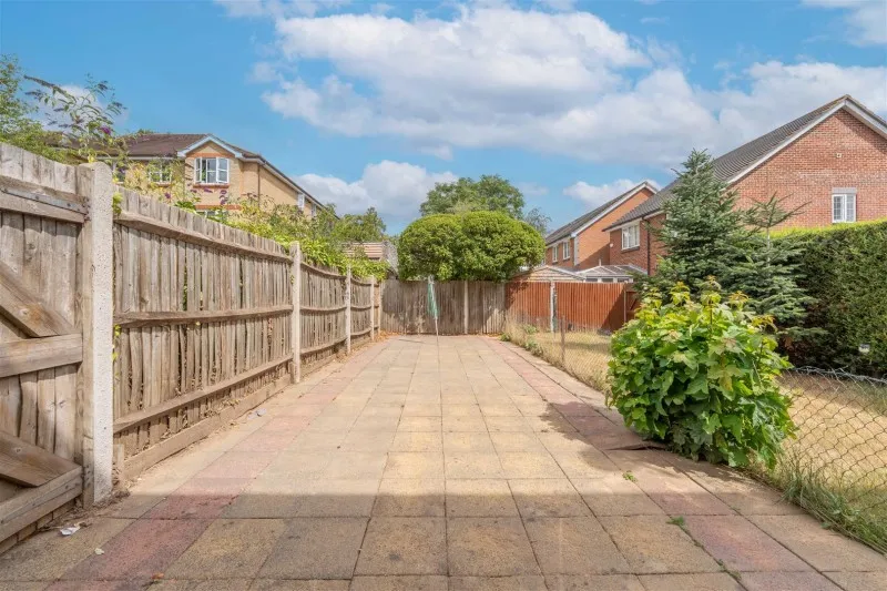Draymans Way, Isleworth, photo 17