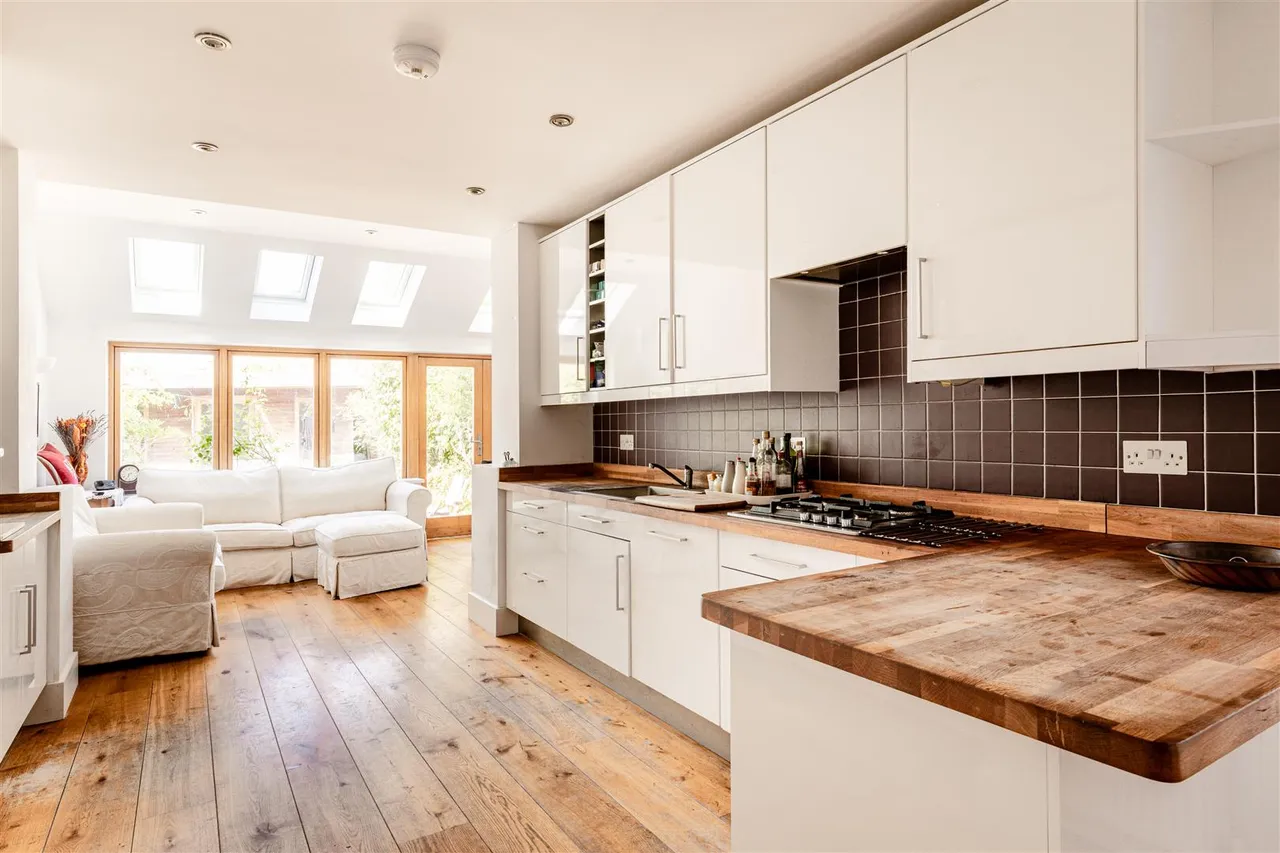 Aldbourne Road, London, W12, photo 11