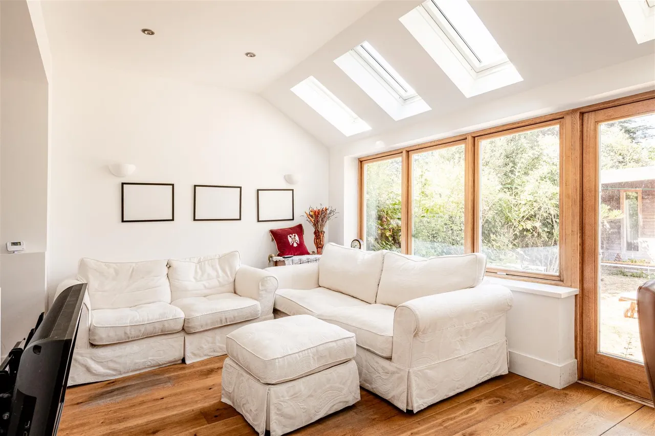 Aldbourne Road, London, W12, photo 5