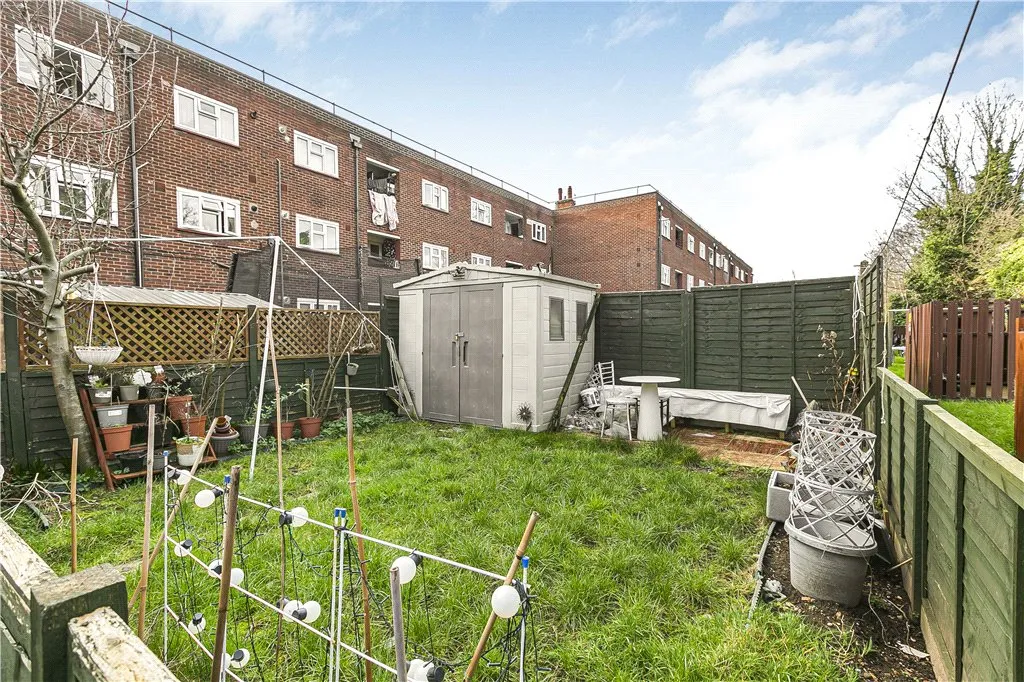 Field Lane, Brentford, TW8, photo 19