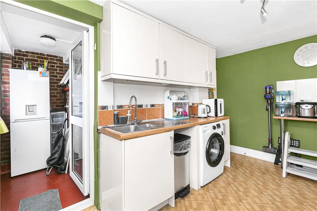 Field Lane, Brentford, TW8, photo 12