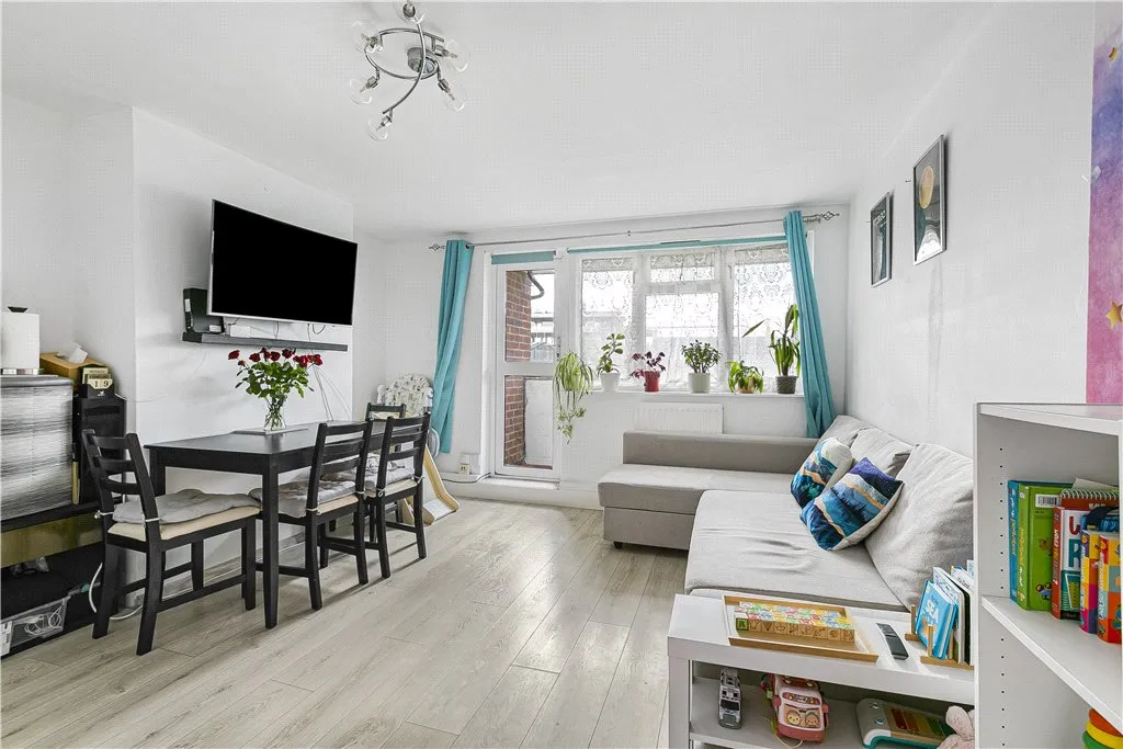 Field Lane, Brentford, TW8, photo 3