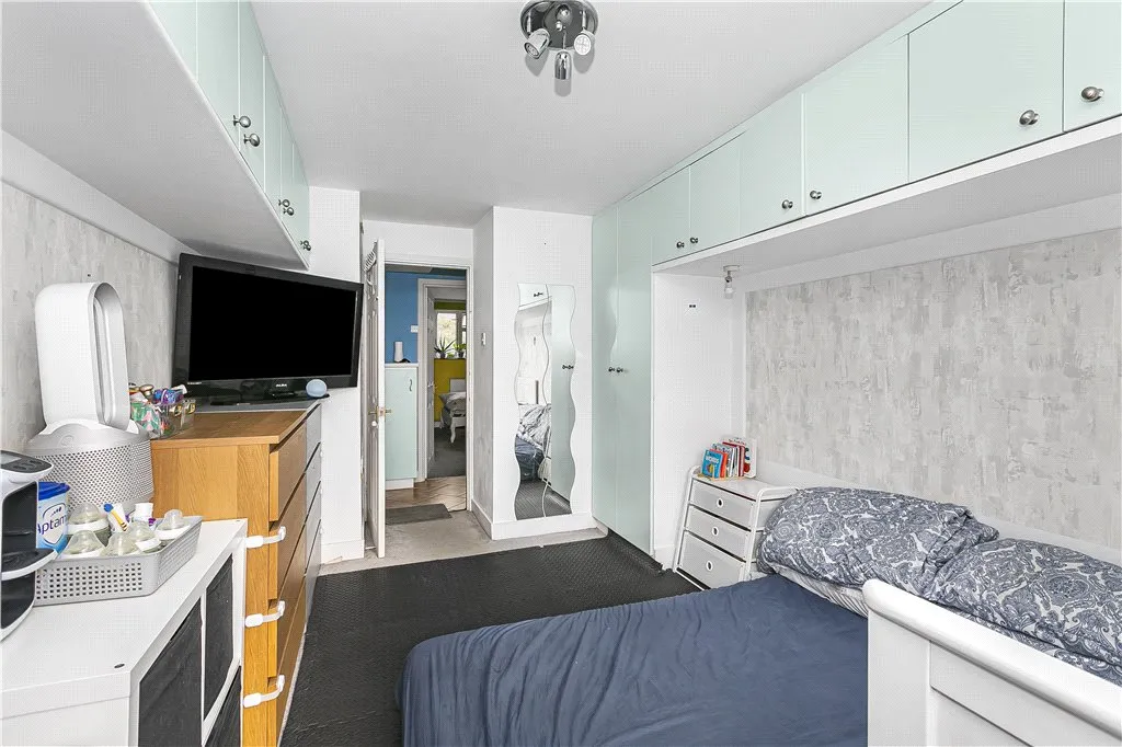 Field Lane, Brentford, TW8, photo 9