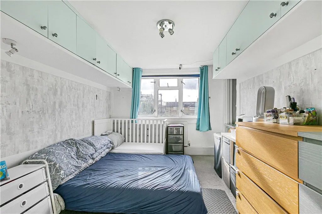 Field Lane, Brentford, TW8, photo 4