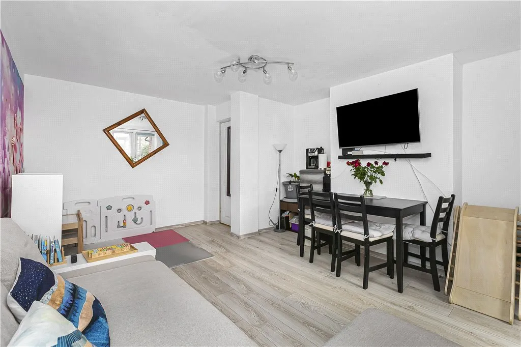 Field Lane, Brentford, TW8, photo 6