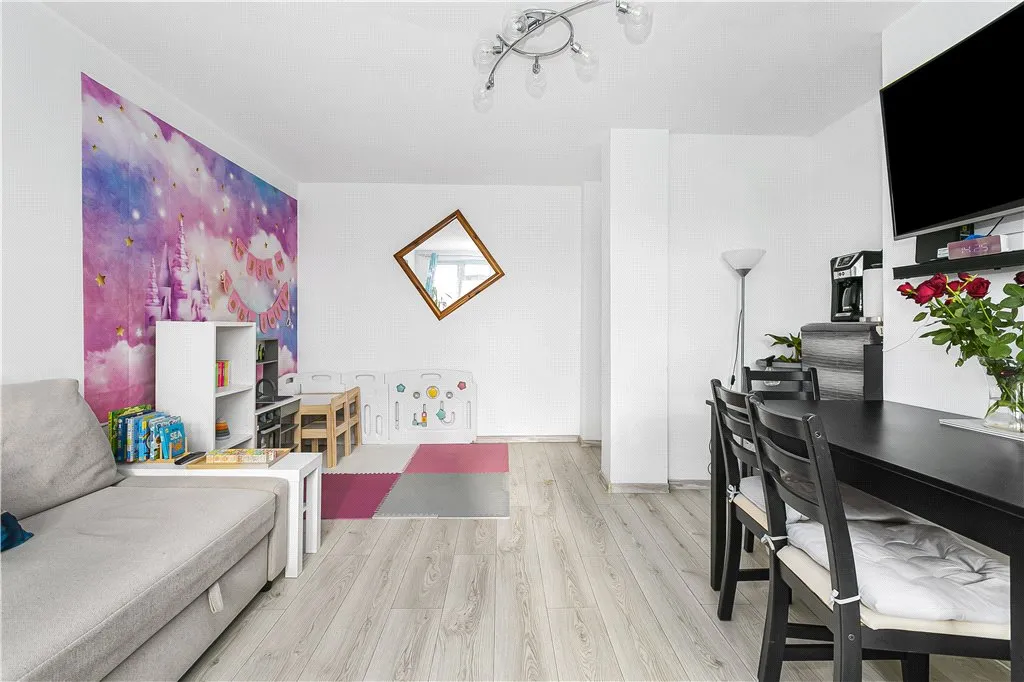 Field Lane, Brentford, TW8, photo 7