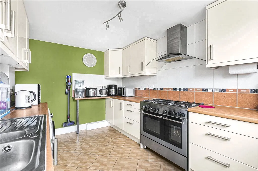 Field Lane, Brentford, TW8, photo 14