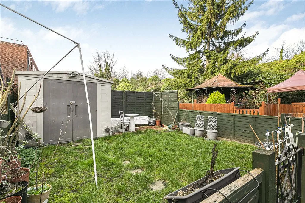 Field Lane, Brentford, TW8, photo 18