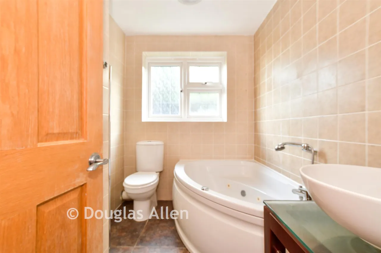 Beauchamps Drive, Wickford, SS11, photo 10