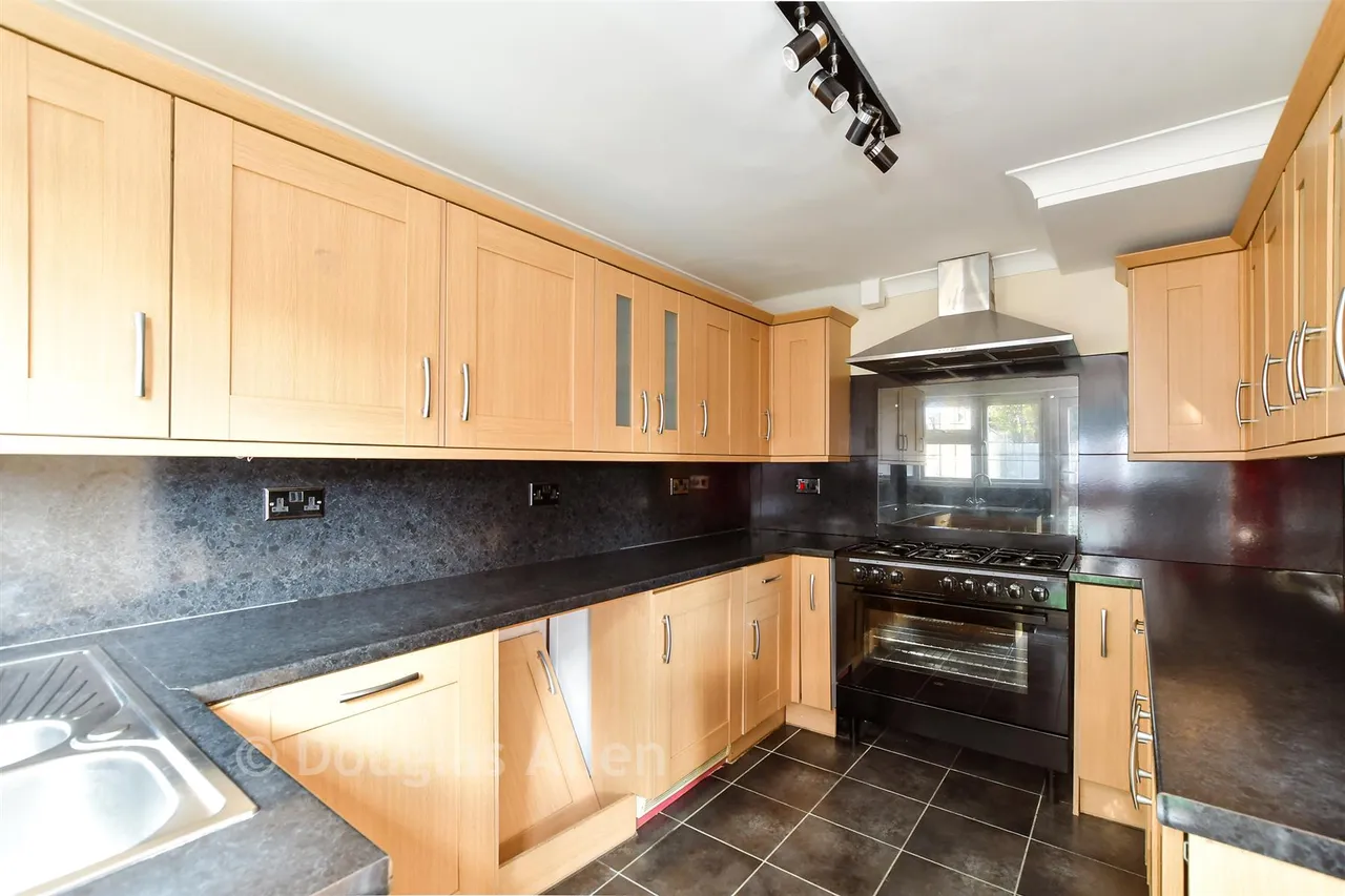Beauchamps Drive, Wickford, SS11, photo 5