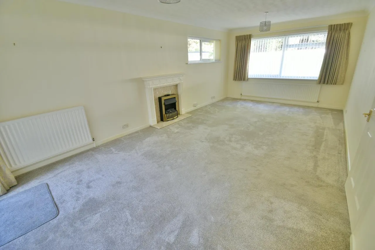 Milton Court, BH22, photo 5