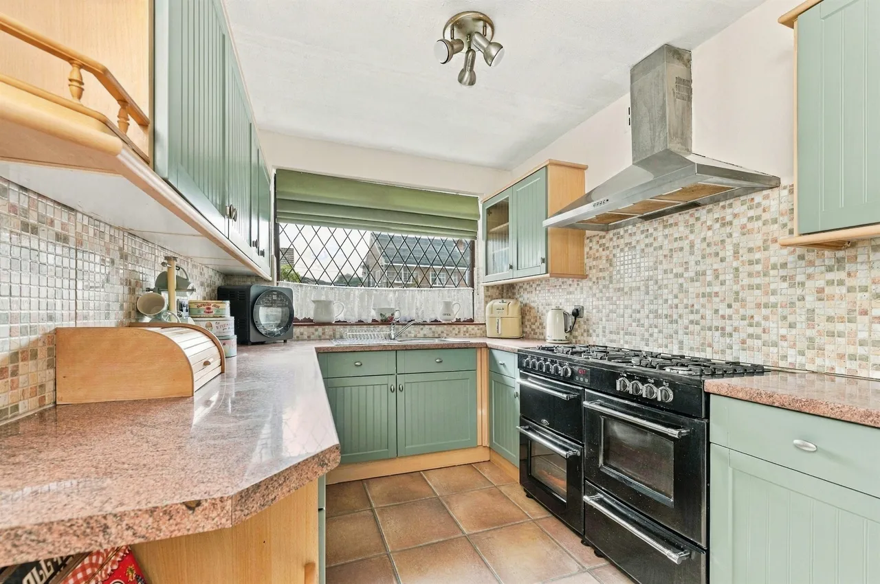 Markfield Drive, Low Moor, BD12, photo 6