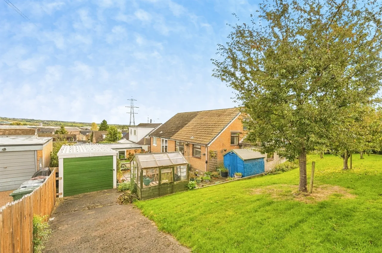Markfield Drive, Low Moor, BD12, photo 12