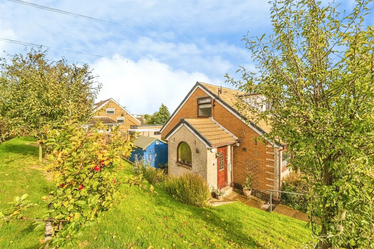 Markfield Drive, Low Moor, BD12, photo 13