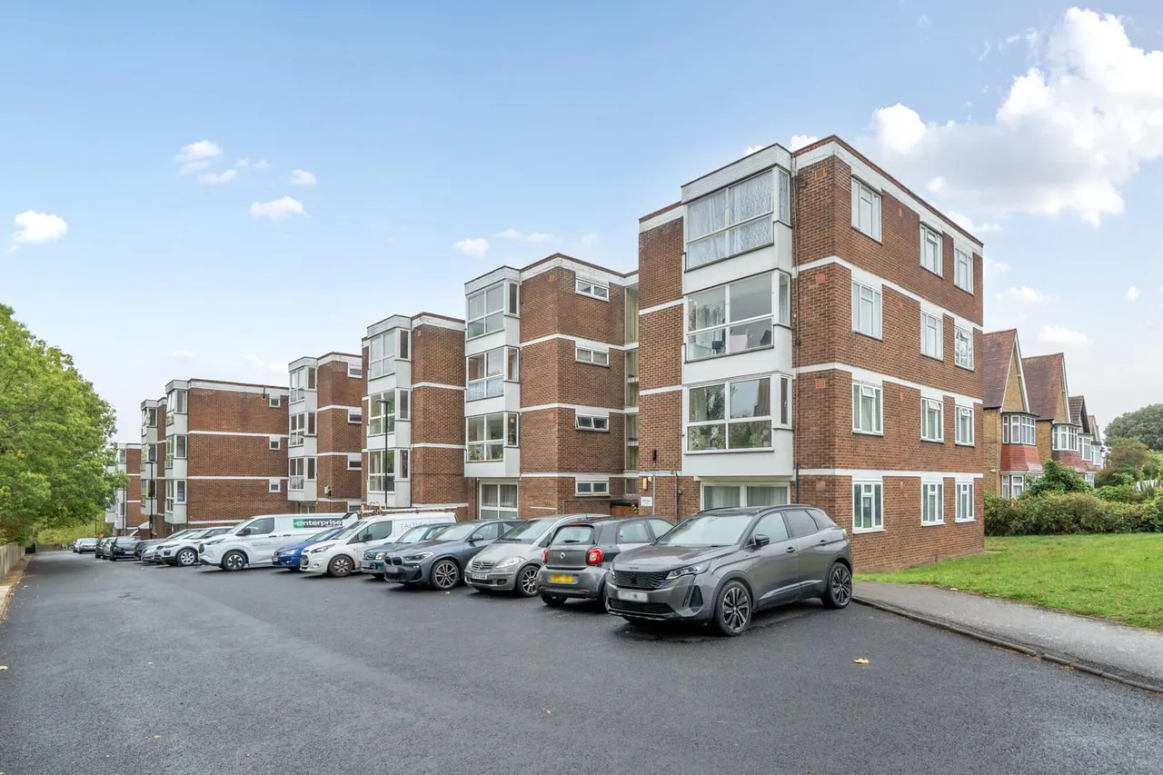 Iona Close, SE6, photo 16