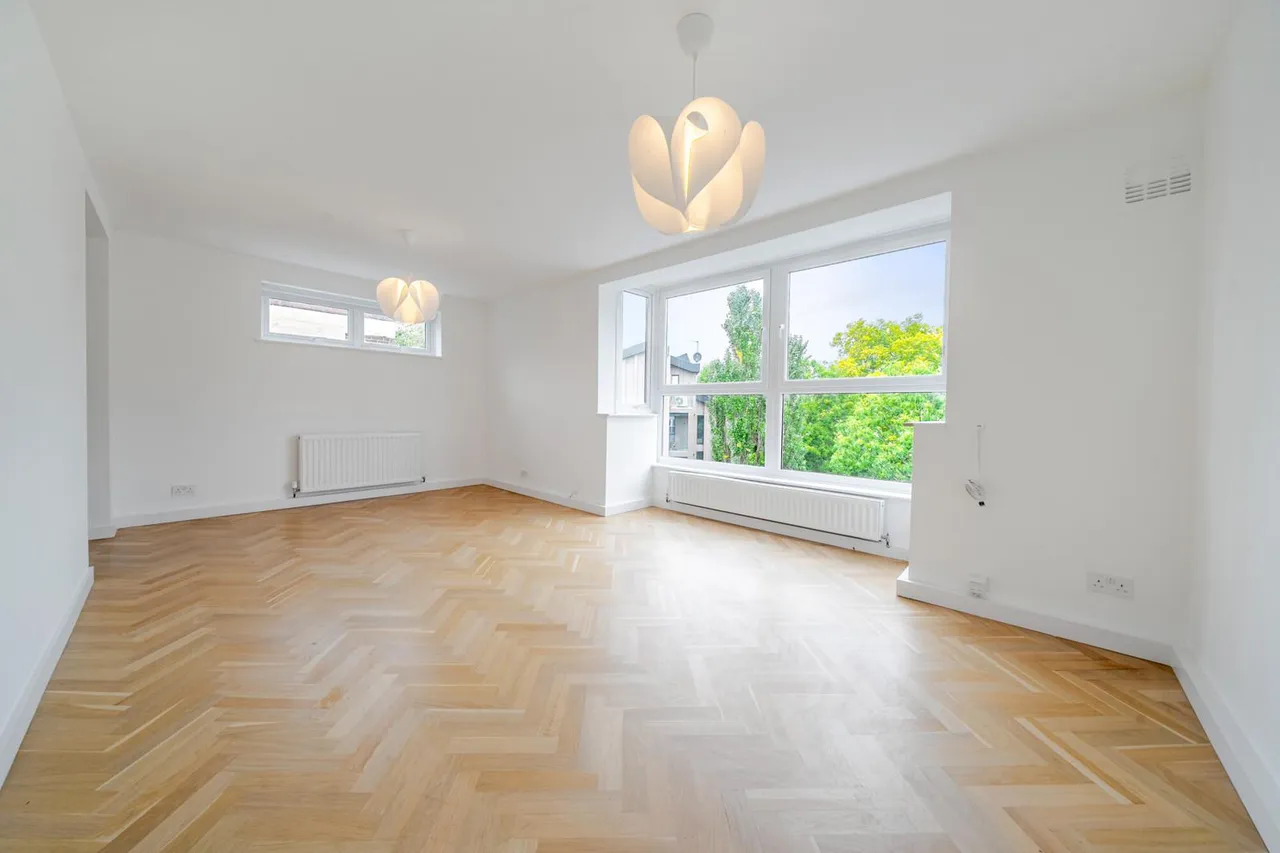 2 bed flat for sale, Iona Close, SE6