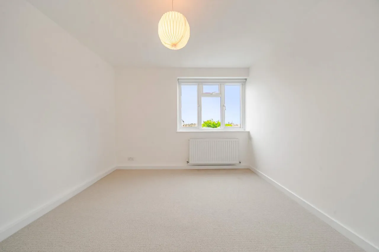 Iona Close, SE6, photo 10