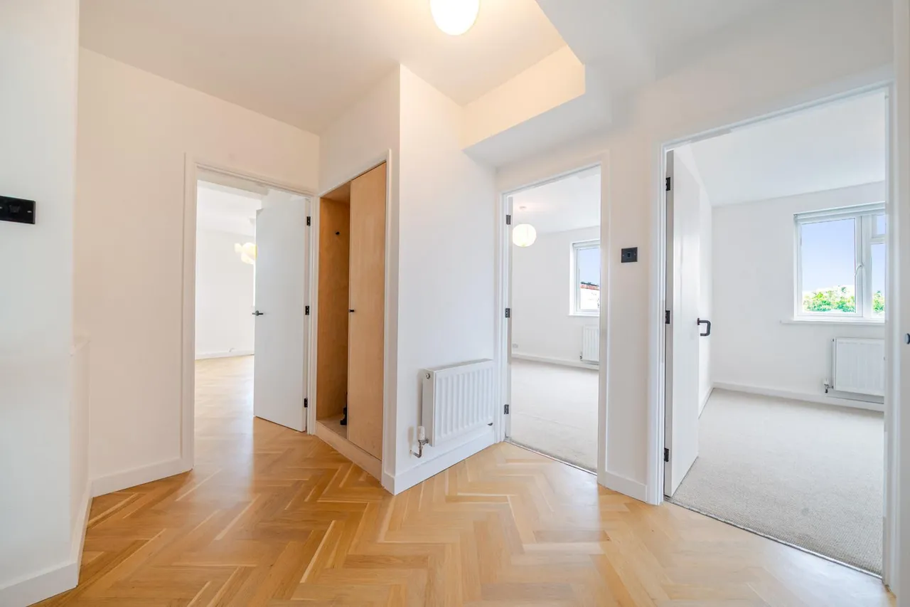 Iona Close, SE6, photo 6