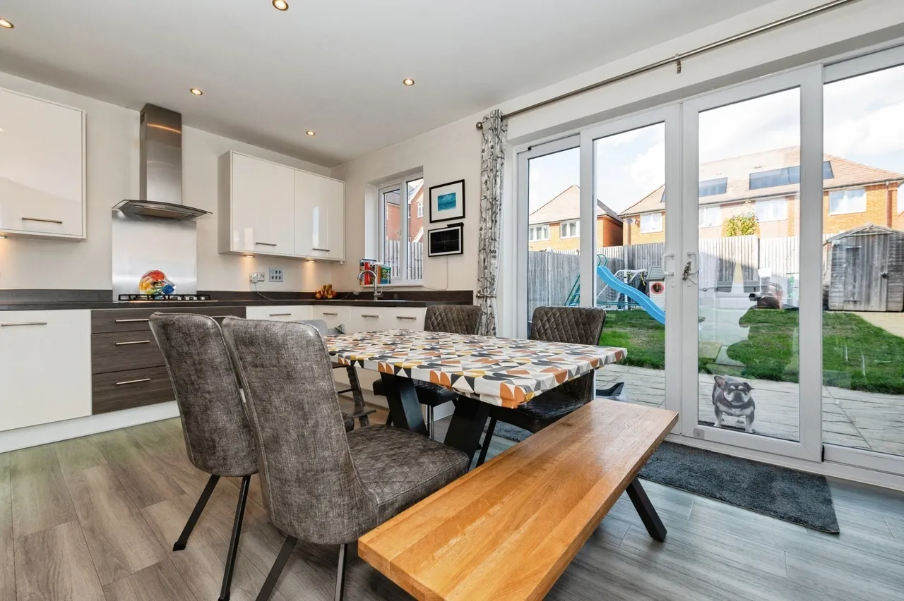 Wilson Close, Weldon, DA10, photo 11
