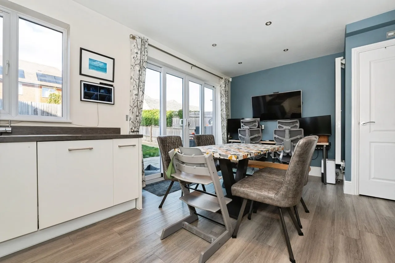 Wilson Close, Weldon, DA10, photo 10