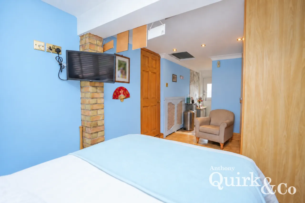 Church Road, Basildon, SS15, photo 8