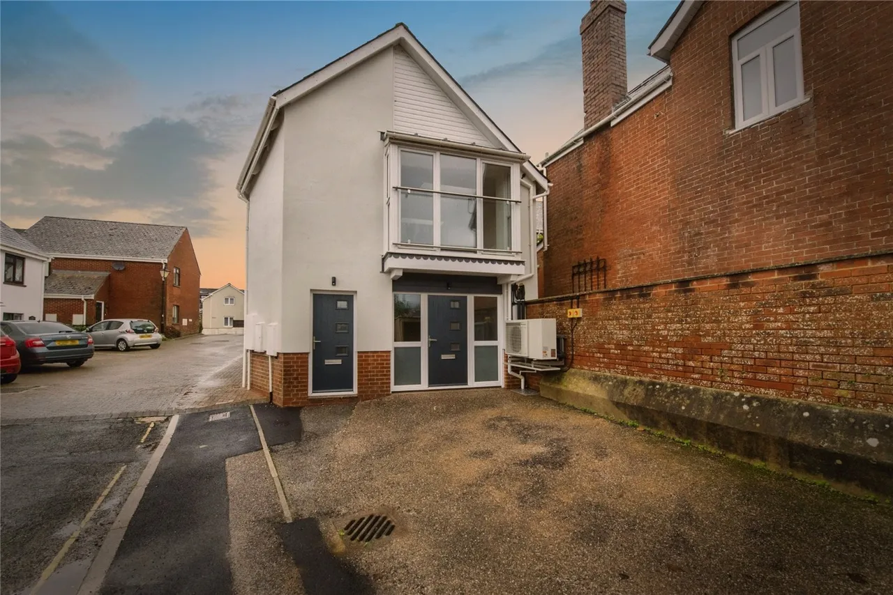 2 bed flat for sale, Kerslakes Court, Honiton, EX14