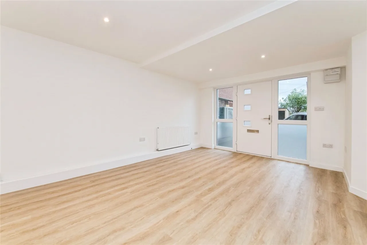 Kerslakes Court, Honiton, EX14, photo 8
