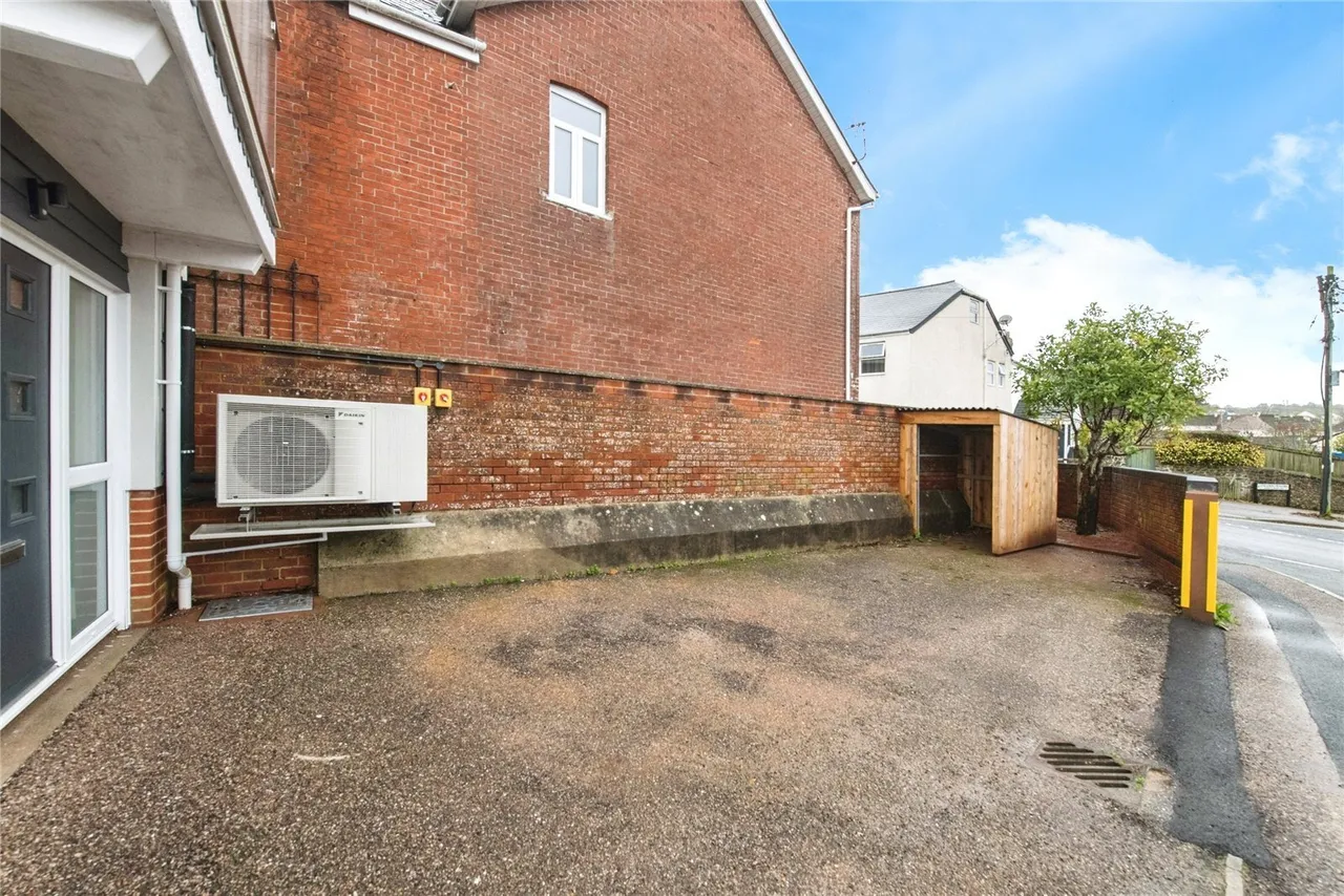 Kerslakes Court, Honiton, EX14, photo 14