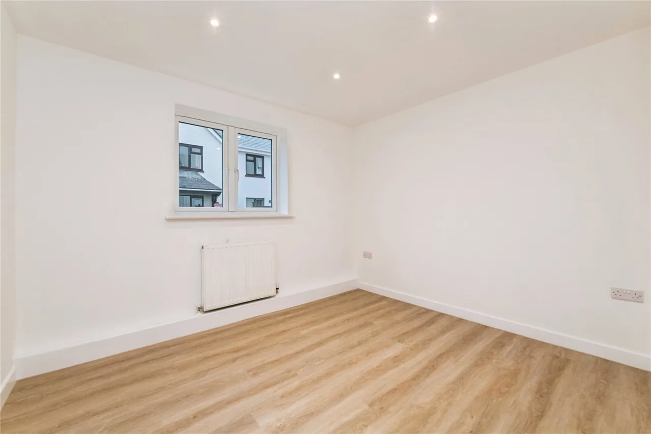 Kerslakes Court, Honiton, EX14, photo 13