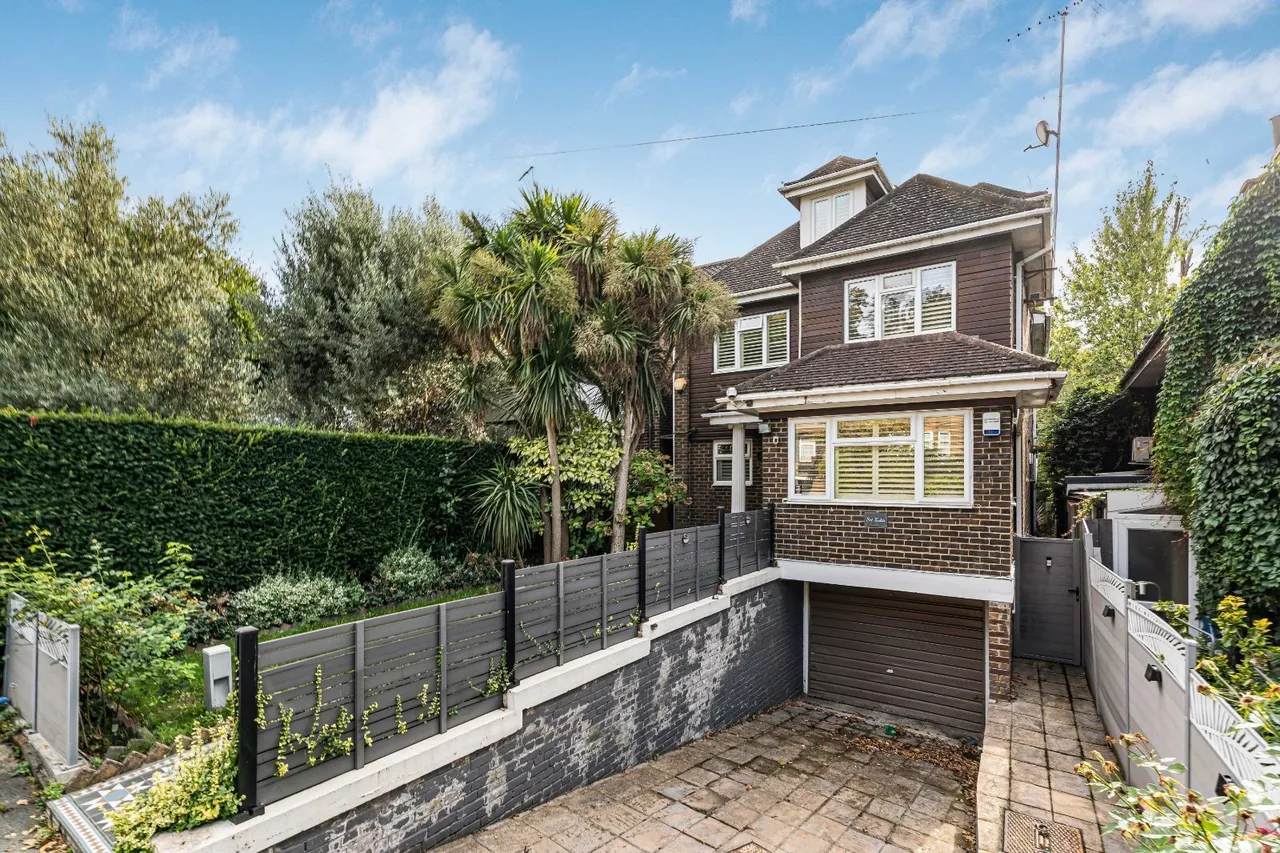 West Heath Gardens, Hampstead, NW3, photo 34