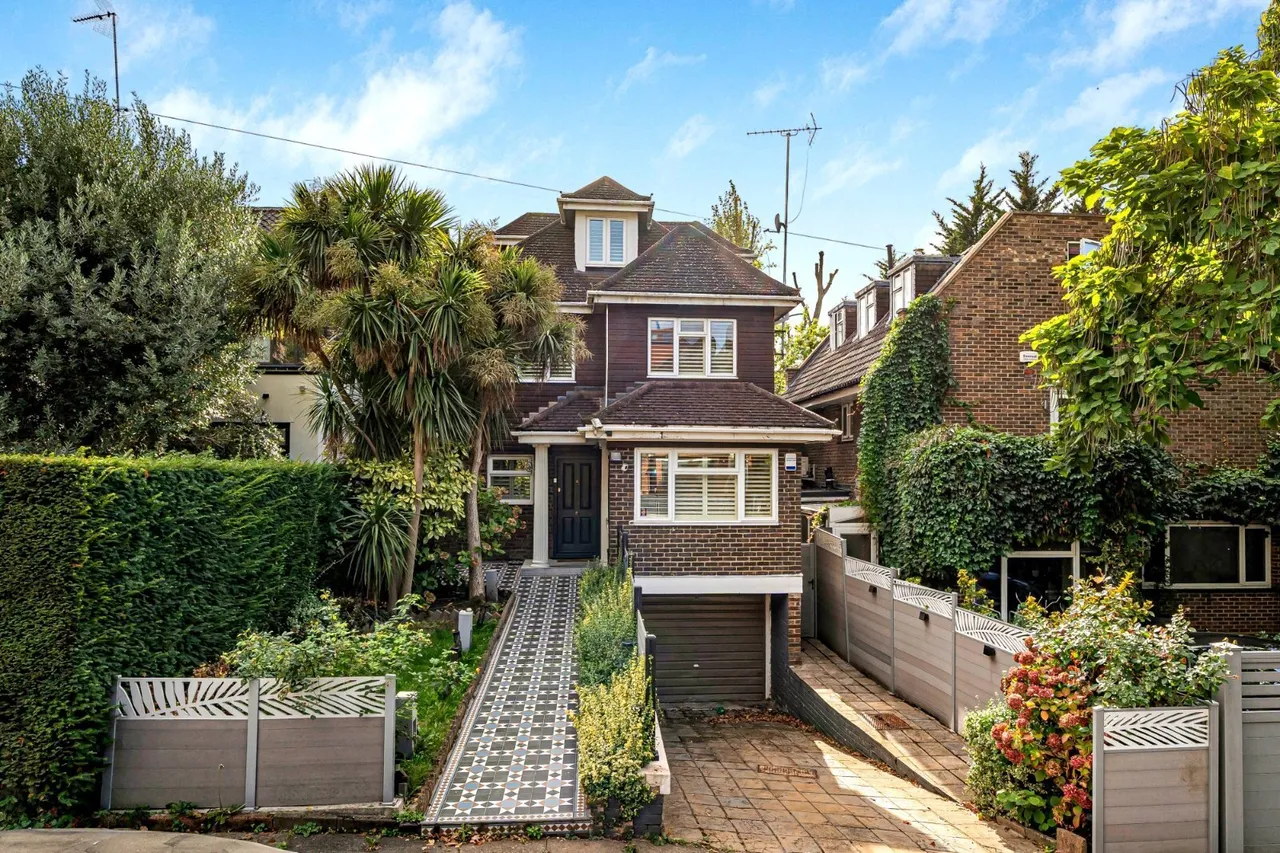 West Heath Gardens, Hampstead, NW3, photo 7