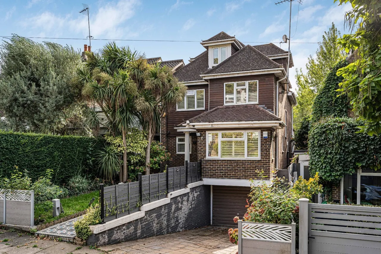 West Heath Gardens, Hampstead, NW3, photo 32