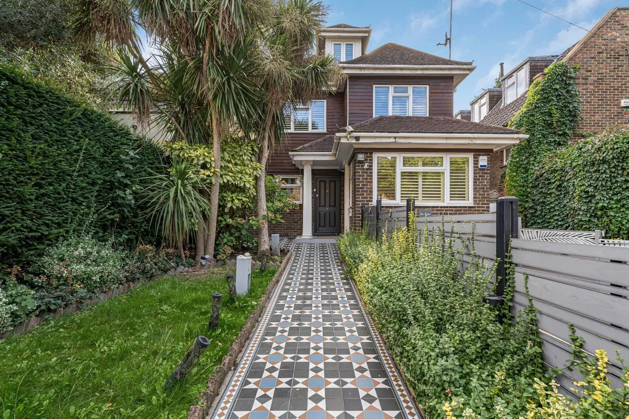 West Heath Gardens, Hampstead, NW3, photo 33