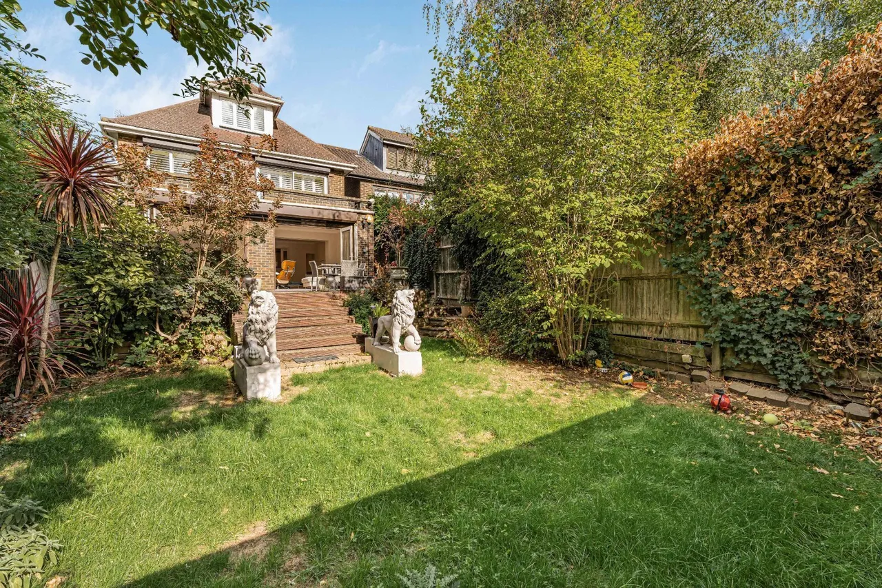 West Heath Gardens, Hampstead, NW3, photo 9