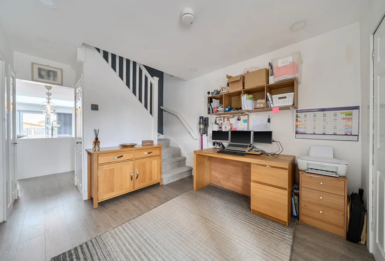 Gould Drive, Gloucestershire, Northway, GL20 8RL, photo 3