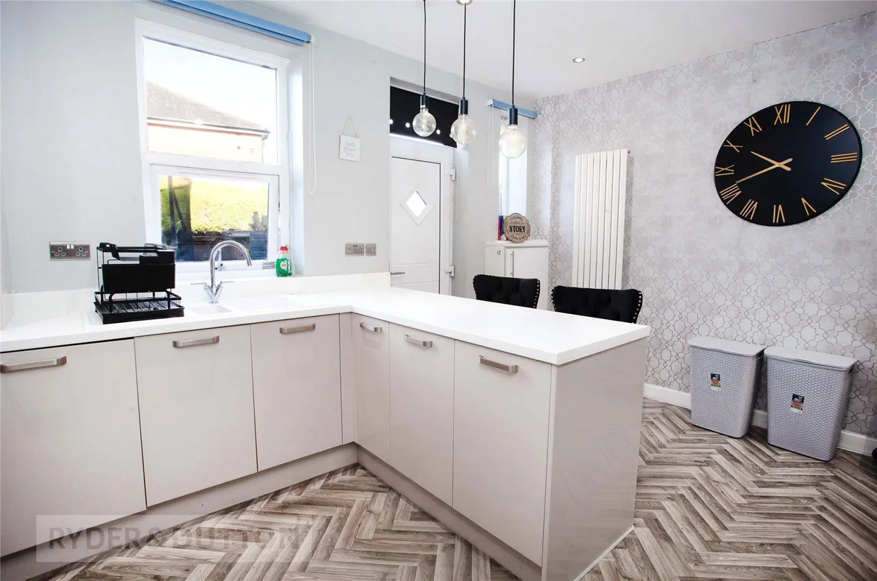 Abbey Crescent, Heywood, OL10, photo 4